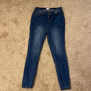 dark wash blue jeans